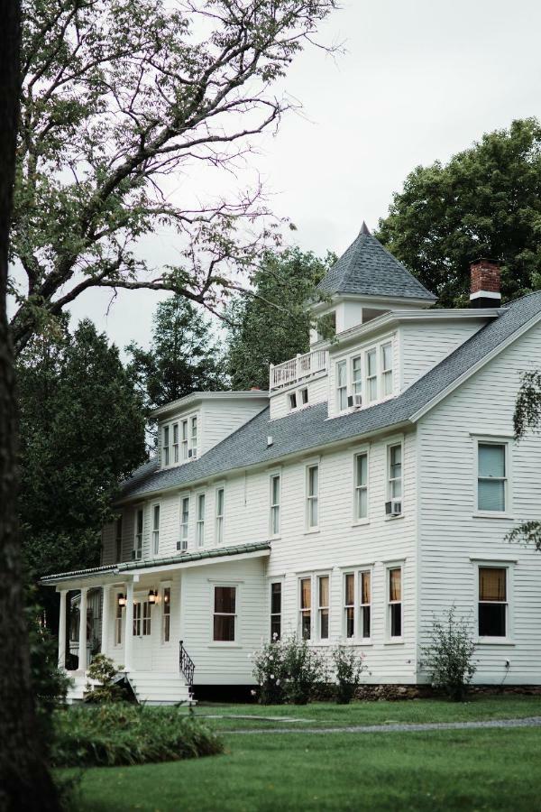 Foxfire Mountain House Hotel Mount Pleasant Exterior photo